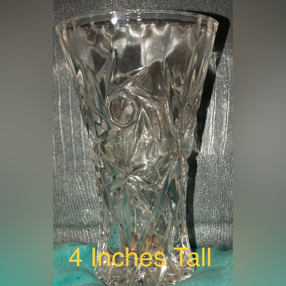 LENOX Small Crystal Vase 4 inch Star Bud Pattern